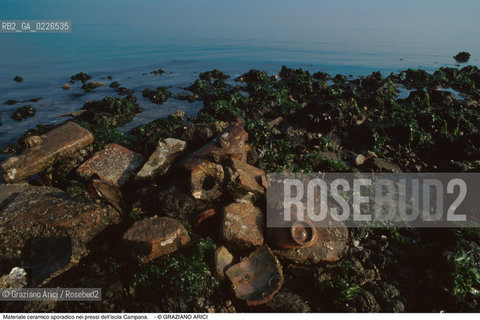 Caption: Nome:..BARENA SITO DI SAN MARCO IN BOCCALAMA....Localizzazione:..VENEZIA /  LAGUNA SUD..VENICE /  THE SOUTH LAGOON..Soggetto:..Materiale ceramico sporadico nei pressi dell’isola Campana...ARCHEOLOGIA..Cronologia:......Autore:......Stile:......Editori Stampatori:......Committenza:......Materia e Tecnica:......Collocazione:......Note:....Riproduzione Fotografica:..Graziano Arici/Rosebud2 ...Copyright:..Graziano Arici / rosebud2/....Data:..1993....Costo:..A....Key:..ISOLE ABBANDONATE..UNINHABITED ISLANDS