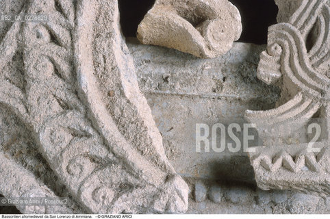 Caption: Nome:..ISOLA DEL LAZZARETTO NUOVO....Localizzazione:..VENEZIA / ISOLA DEL LAZZARETTO NUOVO / LAGUNA NORD..VENICE / THE ISLE OF LAZZARETTO NUOVO / THE NORTH LAGOON..Soggetto:..ISOLA DEL LAZZARETTO NUOVO / ..Bassorilievi altomedievali da San Lorenzo di Ammiana.......ARCHEOLOGIA..Cronologia:......Autore:.. ....Stile:......Editori Stampatori:......Committenza:......Materia e Tecnica:......Collocazione:..TESON GRANDO / ISOLA DEL LAZZARETTO NUOVO....Note:..NEL XV SEC. DIVENTA LAZZARETTO PER LESPURGO DELLE MERCI E SUCCESSIVAMENTE DELLE PERSONE SOSPETTE DI CONTAGIO. DOPO LA PESTILENZA DEL XVI SEC. VIENE ABBANDONATA E NEL 1800 DIVENTA ZONA MILITARE ..ARCHEOLOGIA..THE ISLAND BECAME A QUARANTINE STATION IN XVth CENTURY, FIRST FOR GOODS AND LATER FOR INDIVIDUALS SUSPECTED OF BEING INFECTED. AFTER THE PLAGUES OF THE XVIth CENTURY, THE ISLAND WAS ABANDONED AND IT BECAME A MILITARY POST IN 1800 ..Riproduzione Fotografica:..Graziano Arici/Rosebud2 ...Copyright:..Graziano Arici / rosebud2/....Data:..1999....Costo:..A....Key:..ISOLE ABBANDONATE..UNINHABITED ISLANDS