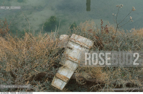 Caption: Nome:..LE SALINE ....Localizzazione:..VENEZIA / LE SALINE / LAGUNA NORD....Soggetto:..LE SALINE : TIMONE..LE SALINE ..Cronologia:......Autore:......Stile:......Editori Stampatori:......Committenza:......Materia e Tecnica:......Collocazione:......Note:....Riproduzione Fotografica:..Graziano Arici/Rosebud2 ...Copyright:..Graziano Arici / rosebud2/....Data:..1993....Costo:..A....Key:..ISOLE ABBANDONATE..UNINHABITED ISLANDS