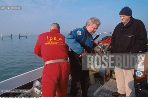 Caption: Nome:..BARENA SITO DI SAN MARCO IN BOCCALAMA....Localizzazione:..VENEZIA /  LAGUNA SUD..VENICE /  THE SOUTH LAGOON..Soggetto:..RICERCHE SUBACQUEEE IDRA ..ARCHEOLOGIA..Cronologia:......Autore:......Stile:......Editori Stampatori:......Committenza:......Materia e Tecnica:......Collocazione:......Note:....Riproduzione Fotografica:..Graziano Arici/Rosebud2 ...Copyright:..Graziano Arici / rosebud2/....Data:..1993....Costo:..A....Key:..ISOLE ABBANDONATE..UNINHABITED ISLANDS