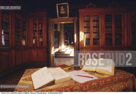 Localizzazione:..VENEZIA / LAGUNA SUD..Oggetto:..Soggetto:..ISOLA DI S. LAZZARO DEGLI ARMENI / BIBLIOTECA / STANZA DI GEORGE BYRON..Cronologia: ....Definizione Culturale:..   Autore:....   Stile:..   Editori/Stampatori:..   Committenza:..Materia e Tecnica:....Collocazione:..Note:..LIDO..Riproduzione Fotografica:..Copyright:..Graziano Arici/Rosebud2 .Data:..1990..Costo:..A