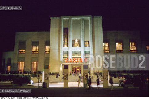 Localizzazione:..VENEZIA / ISOLA DEL LIDO..Oggetto:..Soggetto:..PALAZZO DEL CASINO MUNICIPALE..Cronologia: ..XX SECOLO..Definizione Culturale:..   Autore:..EUGENIO MIOZZI..   Stile:..LITTORIO..   Editori/Stampatori:..   Committenza:..Materia e Tecnica:....Collocazione:..Note:..LIDO..Riproduzione Fotografica:..Copyright:..Graziano Arici/Rosebud2 .Data:..1995..Costo:..A