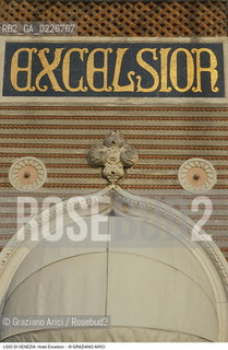 Localizzazione:..VENEZIA / ISOLA DEL LIDO..Oggetto:..Soggetto:..HOTEL EXCELSIOR..Cronologia: ..XX SECOLO..Definizione Culturale:..   Autore:..GIOVANNI SARDI..   Stile:..MORESCO..   Editori/Stampatori:..   Committenza:..Materia e Tecnica:....Collocazione:..Note:..LIDO..Riproduzione Fotografica:..Copyright:..Graziano Arici/Rosebud2 .Data:..1995..Costo:..A