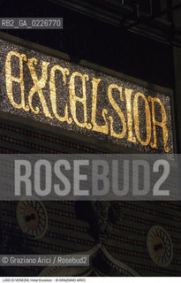 Localizzazione:..VENEZIA / ISOLA DEL LIDO..Oggetto:..Soggetto:..HOTEL EXCELSIOR..Cronologia: ..XX SECOLO..Definizione Culturale:..   Autore:..GIOVANNI SARDI..   Stile:..MORESCO..   Editori/Stampatori:..   Committenza:..Materia e Tecnica:....Collocazione:..Note:..LIDO..Riproduzione Fotografica:..Copyright:..Graziano Arici/Rosebud2 .Data:..1995..Costo:..A