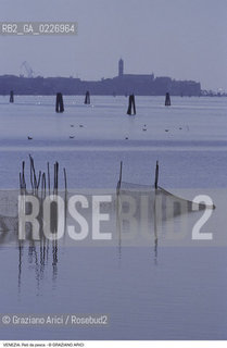 Localizzazione:..VENEZIA / LAGUNA..Oggetto:..Soggetto:..RETI DA PESCA..Cronologia: ....Definizione Culturale:..   Autore:....   Stile:..   Editori/Stampatori:..   Committenza:..Materia e Tecnica:....Collocazione:..Note:..LAGUNA - PESCA..Riproduzione Fotografica:..Copyright:..Graziano Arici/Rosebud2 .Data:..1990..Costo:..A