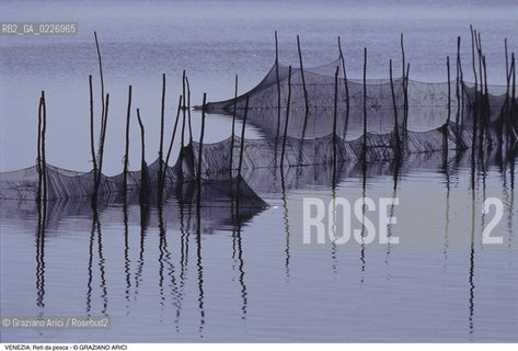 Localizzazione:..VENEZIA / LAGUNA..Oggetto:..Soggetto:..RETI DA PESCA..Cronologia: ....Definizione Culturale:..   Autore:....   Stile:..   Editori/Stampatori:..   Committenza:..Materia e Tecnica:....Collocazione:..Note:..LAGUNA - PESCA..Riproduzione Fotografica:..Copyright:..Graziano Arici/Rosebud2 .Data:..1990..Costo:..A