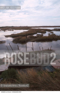 Localizzazione:..VENEZIA / LAGUNA NORD..Oggetto:..Soggetto:..LIO PICCOLO / BARENE BARCHE..Cronologia: ....Definizione Culturale:..   Autore:....   Stile:..   Editori/Stampatori:..   Committenza:..Materia e Tecnica:....Collocazione:..Note:..LAGUNA - PESCA..Riproduzione Fotografica:..Copyright:..Graziano Arici/Rosebud2 .Data:..1995..Costo:..A