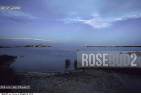 Localizzazione:..VENEZIA / LAGUNA NORD..Oggetto:..Soggetto:..LIO PICCOLO..Cronologia: ....Definizione Culturale:..   Autore:....   Stile:..   Editori/Stampatori:..   Committenza:..Materia e Tecnica:....Collocazione:..Note:..LAGUNA - PESCA..Riproduzione Fotografica:..Copyright:..Graziano Arici/Rosebud2 .Data:..1995..Costo:..A