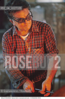 Localizzazione:..VENEZIA / ISOLA DI MURANO..Oggetto:..Soggetto:..VETRERIA VENINI / FORNACE LAVORAZIONE DEL VETRO ARTIGIANATO..Cronologia: ....Definizione Culturale:..   Autore:....   Stile:..   Editori/Stampatori:..   Committenza:..Materia e Tecnica:....Collocazione:..Note:..MURANO..Riproduzione Fotografica:..Copyright:..Graziano Arici/Rosebud2 .Data:..1992..Costo:..A