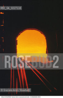 Localizzazione:..VENEZIA / ISOLA DI MURANO..Oggetto:..Soggetto:..VETRERIA VENINI / LAVORAZIONE DEL VETRO ARTIGIANATO FORNACE FORNO..Cronologia: ....Definizione Culturale:..   Autore:....   Stile:..   Editori/Stampatori:..   Committenza:..Materia e Tecnica:....Collocazione:..Note:..MURANO..Riproduzione Fotografica:..Copyright:..Graziano Arici/Rosebud2 .Data:..1992..Costo:..A