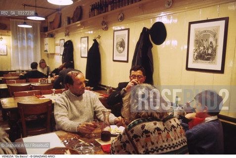 Localizzazione:..VENEZIA / CANNAREGIO..Oggetto:..Soggetto:..RISTORANTE DA BACCO..Cronologia: ....Definizione Culturale:..   Autore:....   Stile:..   Editori/Stampatori:..   Committenza:..Materia e Tecnica:....Collocazione:..Note:..BAR CAFFE OSTERIE..Riproduzione Fotografica:..Copyright:..Graziano Arici/Rosebud2 .Data:..1996..Costo:..A