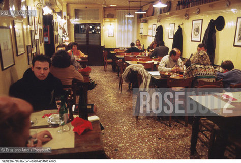 Localizzazione:..VENEZIA / CANNAREGIO..Oggetto:..Soggetto:..RISTORANTE DA BACCO..Cronologia: ....Definizione Culturale:..   Autore:....   Stile:..   Editori/Stampatori:..   Committenza:..Materia e Tecnica:....Collocazione:..Note:..BAR CAFFE OSTERIE..Riproduzione Fotografica:..Copyright:..Graziano Arici/Rosebud2 .Data:..1996..Costo:..A