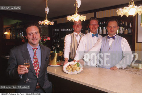 Localizzazione:..VENEZIA / S. POLO..Oggetto:..Soggetto:..OSTERIA RISTORANTE DA FIORE..Cronologia: ....Definizione Culturale:..   Autore:....   Stile:..   Editori/Stampatori:..   Committenza:..Materia e Tecnica:....Collocazione:..Note:..BAR CAFFE OSTERIE..Riproduzione Fotografica:..Copyright:..Graziano Arici/Rosebud2 .Data:..1996..Costo:..A