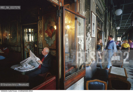 Localizzazione:..VENEZIA / S. MARCO..Oggetto:..Soggetto:..CAFFE FLORIAN / PROCURATIE..Cronologia: ....Definizione Culturale:..   Autore:....   Stile:..   Editori/Stampatori:..   Committenza:..Materia e Tecnica:....Collocazione:..Note:..BAR CAFFE OSTERIE..Riproduzione Fotografica:..Copyright:..Graziano Arici/Rosebud2 .Data:..1995..Costo:..A