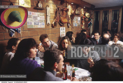 Localizzazione:..VENEZIA / CANNAREGIO..Oggetto:..Soggetto:..RISTORANTE MESSICANO IGUANA..Cronologia: ....Definizione Culturale:..   Autore:....   Stile:..   Editori/Stampatori:..   Committenza:..Materia e Tecnica:....Collocazione:..Note:..BAR CAFFE OSTERIE..Riproduzione Fotografica:..Copyright:..Graziano Arici/Rosebud2 .Data:..1996..Costo:..A