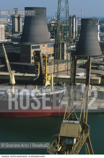 Localizzazione:..VENEZIA / PORTO MARGHERA..Oggetto:..Soggetto:..ZONA INDUSTRIALE FABBRICHE..Cronologia: ....Definizione Culturale:..   Autore:....   Stile:..   Editori/Stampatori:..   Committenza:..Materia e Tecnica:....Collocazione:..Note:..PORTO MARGHERA..Riproduzione Fotografica:..Copyright:..Graziano Arici/Rosebud2 .Data:..1998..Costo:..A