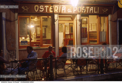 Localizzazione:..VENEZIA / S. CROCE..Oggetto:..Soggetto:..OSTERIA AI POSTALI..Cronologia: ....Definizione Culturale:..   Autore:....   Stile:..   Editori/Stampatori:..   Committenza:..Materia e Tecnica:....Collocazione:..Note:..BAR CAFFE OSTERIE..Riproduzione Fotografica:..Copyright:..Graziano Arici/Rosebud2 .Data:..1994..Costo:..A