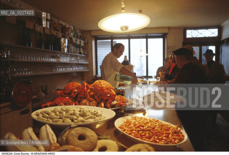 Localizzazione:..VENEZIA / CASTELLO..Oggetto:..Soggetto:..RISTORANTE CORTE SCONTA CICCHETTI..Cronologia: ....Definizione Culturale:..   Autore:....   Stile:..   Editori/Stampatori:..   Committenza:..Materia e Tecnica:....Collocazione:..Note:..BAR CAFFE OSTERIE..Riproduzione Fotografica:..Copyright:..Graziano Arici/Rosebud2 .Data:..1990..Costo:..A