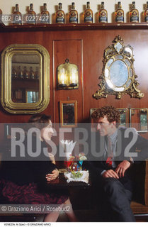 Localizzazione:..VENEZIA / S. MARCO..Oggetto:..Soggetto:..BAR AI SPECI..Cronologia: ....Definizione Culturale:..   Autore:....   Stile:..   Editori/Stampatori:..   Committenza:..Materia e Tecnica:....Collocazione:..Note:..BAR CAFFE OSTERIE..Riproduzione Fotografica:..Copyright:..Graziano Arici/Rosebud2 .Data:..1990..Costo:..A