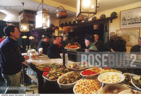 Localizzazione:..VENEZIA / CANNAREGIO..Oggetto:..Soggetto:..OSTERIA ALLA VEDOVA / CICCHETTI..Cronologia: ....Definizione Culturale:..   Autore:....   Stile:..   Editori/Stampatori:..   Committenza:..Materia e Tecnica:....Collocazione:..Note:..BAR CAFFE OSTERIE..Riproduzione Fotografica:..Copyright:..Graziano Arici/Rosebud2 .Data:..1996..Costo:..A