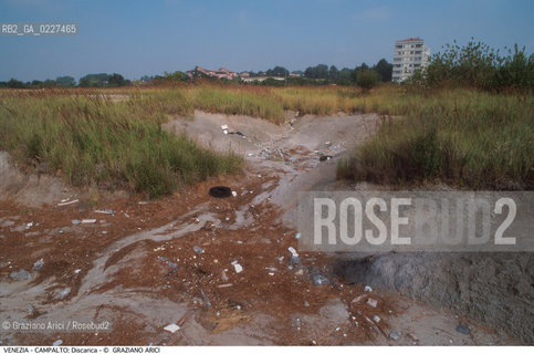 Localizzazione:..VENEZIA / CAMPALTO..Oggetto:..Soggetto:..DISCARICA / INQUINAMENTO RIFIUTI TOSSICI..Cronologia: ....Definizione Culturale:..   Autore:....   Stile:..   Editori/Stampatori:..   Committenza:..Materia e Tecnica:....Collocazione:..Note:..DISCARICHE..Riproduzione Fotografica:..Copyright:..Graziano Arici/Rosebud2 .Data:..1999..Costo:..A