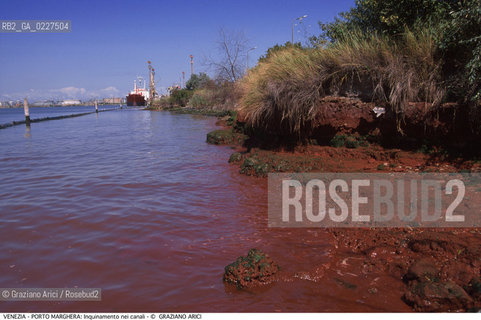 Localizzazione:..VENEZIA / PORTO MARGHERA..Oggetto:..Soggetto:..INQUINAMENTO NEI CANALI / RIFIUTI TOSSICI ZONA INDUSTRIALE..Cronologia: ....Definizione Culturale:..   Autore:....   Stile:..   Editori/Stampatori:..   Committenza:..Materia e Tecnica:....Collocazione:..Note:..DISCARICHE..Riproduzione Fotografica:..Copyright:..Graziano Arici/Rosebud2 .Data:..1998..Costo:..A