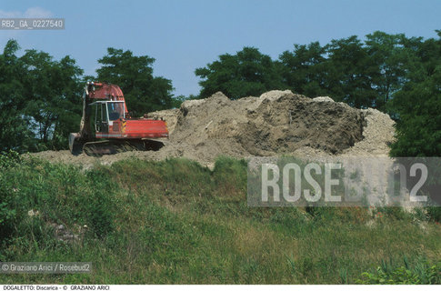 Localizzazione:..DOGALETTO..Oggetto:..Soggetto:..DISCARICA INQUINAMENTO RIFIUTI TOSSICI..Cronologia: ....Definizione Culturale:..   Autore:....   Stile:..   Editori/Stampatori:..   Committenza:..Materia e Tecnica:....Collocazione:..Note:..DISCARICHE..Riproduzione Fotografica:..Copyright:..Graziano Arici/Rosebud2 .Data:..1998..Costo:..A