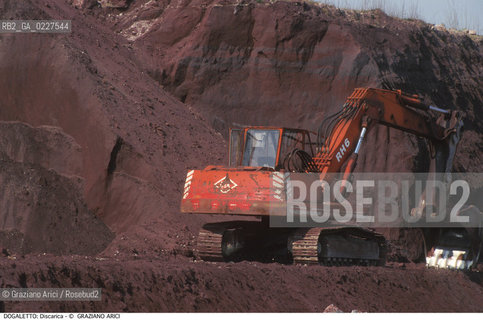 Localizzazione:..DOGALETTO..Oggetto:..Soggetto:..DISCARICA INQUINAMENTO RIFIUTI TOSSICI..Cronologia: ....Definizione Culturale:..   Autore:....   Stile:..   Editori/Stampatori:..   Committenza:..Materia e Tecnica:....Collocazione:..Note:..DISCARICHE..Riproduzione Fotografica:..Copyright:..Graziano Arici/Rosebud2 .Data:..1998..Costo:..A