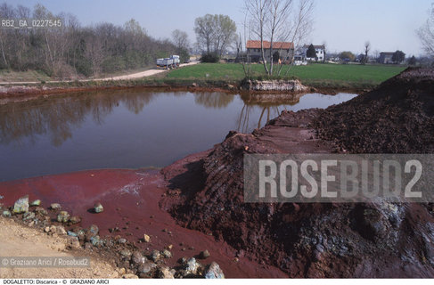 Localizzazione:..DOGALETTO..Oggetto:..Soggetto:..DISCARICA INQUINAMENTO RIFIUTI TOSSICI..Cronologia: ....Definizione Culturale:..   Autore:....   Stile:..   Editori/Stampatori:..   Committenza:..Materia e Tecnica:....Collocazione:..Note:..DISCARICHE..Riproduzione Fotografica:..Copyright:..Graziano Arici/Rosebud2 .Data:..1998..Costo:..A