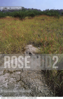 Localizzazione:..VENEZIA / PORTO MARGHERA..Oggetto:..Soggetto:..DISCARICA DEI PILI / INQUINAMENTO RIFIUTI TOSSICI ..Cronologia: ....Definizione Culturale:..   Autore:....   Stile:..   Editori/Stampatori:..   Committenza:..Materia e Tecnica:....Collocazione:..Note:..DISCARICHE..Riproduzione Fotografica:..Copyright:..Graziano Arici/Rosebud2 .Data:..1999..Costo:..A