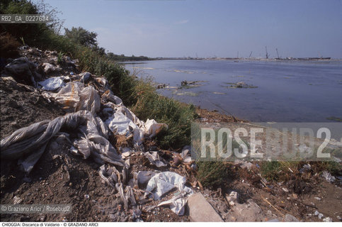 Localizzazione:..CHIOGGIA..Oggetto:..Soggetto:..DISCARICA DI VALDARIO / INQUINAMENTO..Cronologia: ....Definizione Culturale:..   Autore:....   Stile:..   Editori/Stampatori:..   Committenza:..Materia e Tecnica:....Collocazione:..Note:..DISCARICHE..Riproduzione Fotografica:..Copyright:..Graziano Arici/Rosebud2 .Data:..1998..Costo:..A