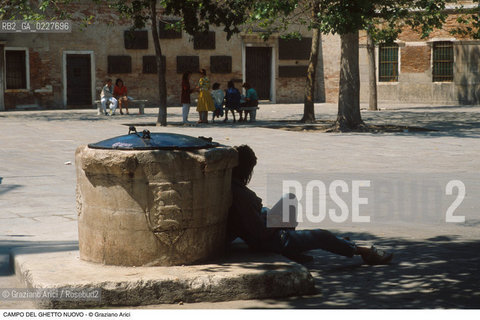Caption: Nome:..GHETTO NOVO : CAMPO DEL GHETTO NOVO  ....Localizzazione:..VENEZIA / CANNAREGIO / GHETTO NOVO..VENICE / CANNAREGIO  / GHETTO NOVO ..Soggetto:..CAMPO DEL GHETTO NOVO..  ..Cronologia:......Autore:......Stile:......Editori Stampatori:......Committenza:......Materia e Tecnica:......Collocazione:......Note:......Riproduzione Fotografica:..Graziano Arici/Rosebud2  ....Copyright:..Graziano Arici/Rosebud2/  ....Data:..1994....Costo:..A....Key:..GHETTO NOVO  ESTERNI  ..EXTERIORS