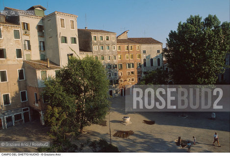 Caption: Nome:..GHETTO NOVO : CAMPO DEL GHETTO NOVO  ....Localizzazione:..VENEZIA / CANNAREGIO / GHETTO NOVO..VENICE / CANNAREGIO  / GHETTO NOVO  ..Soggetto:..CAMPO DEL GHETTO NOVO  ....Cronologia:......Autore:......Stile:......Editori Stampatori:......Committenza:......Materia e Tecnica:......Collocazione:......Note:......Riproduzione Fotografica:..Graziano Arici/Rosebud2  ....Copyright:..Graziano Arici/Rosebud2/  ....Data:..1994....Costo:..A....Key:..GHETTO NOVO  ESTERNI  ..EXTERIORS