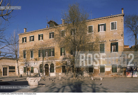 Caption: Nome:..GHETTO NOVO : CAMPO DEL GHETTO NOVO  ....Localizzazione:..VENEZIA / CANNAREGIO / GHETTO NOVO..VENICE / CANNAREGIO  / GHETTO NOVO ..Soggetto:..CAMPO DEL GHETTO NOVO CASA DI RIPOSO..  ..Cronologia:......Autore:......Stile:......Editori Stampatori:......Committenza:......Materia e Tecnica:......Collocazione:......Note:......Riproduzione Fotografica:..Graziano Arici/Rosebud2  ....Copyright:..Graziano Arici/Rosebud2/  ....Data:..1994....Costo:..A....Key:..GHETTO NOVO  ESTERNI  ..EXTERIORS