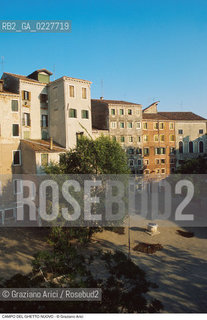 Caption: Nome:..GHETTO NOVO : CAMPO DEL GHETTO NOVO ....Localizzazione:..VENEZIA / CANNAREGIO / GHETTO NOVO..VENICE / CANNAREGIO  / GHETTO NOVO ..Soggetto:..CAMPO DEL GHETTO NOVO.. ..Cronologia:......Autore:......Stile:......Editori Stampatori:......Committenza:......Materia e Tecnica:......Collocazione:......Note:......Riproduzione Fotografica:..Graziano Arici/Rosebud2  ....Copyright:..Graziano Arici/Rosebud2/  ....Data:..1994....Costo:..A....Key:..GHETTO NOVO  ESTERNI  ..EXTERIORS