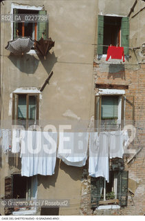 Caption: Nome:..GHETTO NOVO : CASE  ....Localizzazione:..VENEZIA / CANNAREGIO / GHETTO NOVO..VENICE / CANNAREGIO  / GHETTO NOVO..Soggetto:..CASE  ..HOUSES  ..Cronologia:......Autore:......Stile:......Editori Stampatori:......Committenza:......Materia e Tecnica:......Collocazione:......Note:......Riproduzione Fotografica:..Graziano Arici/Rosebud2  ....Copyright:..Graziano Arici/Rosebud2/  ....Data:..1994....Costo:..A....Key:..GHETTO NOVO  ESTERNI  ..EXTERIORS