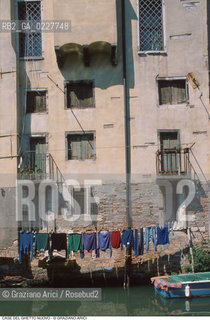 Nome:..GHETTO NOVO : CASE  ....Localizzazione:..VENEZIA / CANNAREGIO / GHETTO NOVO..VENICE / CANNAREGIO  / GHETTO NOVO  ..Soggetto:..CASE  ..HOUSES  ..Cronologia:......Autore:......Stile:......Editori Stampatori:......Committenza:......Materia e Tecnica:......Collocazione:......Note:......Riproduzione Fotografica:..Graziano Arici/Rosebud2  ....Copyright:..Graziano Arici/Rosebud2/  ....Data:..1994....Costo:..A....Key:..GHETTO NOVO  ESTERNI  ..EXTERIORS