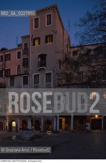 Caption: Nome:..GHETTO NOVO : CASE  IN CAMPO DEL GHETTO NOVO....Localizzazione:..VENEZIA / CANNAREGIO / GHETTO NOVO..VENICE / CANNAREGIO  / GHETTO NOVO..Soggetto:..CASE  IN CAMPO DEL GHETTO NOVO..HOUSES  ..Cronologia:......Autore:......Stile:......Editori Stampatori:......Committenza:......Materia e Tecnica:......Collocazione:......Note:......Riproduzione Fotografica:..Graziano Arici/Rosebud2  ....Copyright:..Graziano Arici/Rosebud2/  ....Data:..1994....Costo:..A....Key:..GHETTO NOVO  ESTERNI  ..EXTERIORS