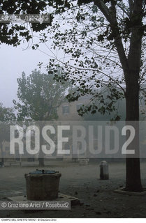Caption: Nome:..GHETTO NOVO : CAMPO DEL GHETTO NOVO CON LA NEBBIA....Localizzazione:..VENEZIA / CANNAREGIO / GHETTO NOVO..VENICE / CANNAREGIO  / GHETTO NOVO..Soggetto:..CAMPO DEL GHETTO NOVO / POZZO / NEBBIA..CAMPO DEL GHETTO NOVO / WELL / FOG..Cronologia:......Autore:......Stile:......Editori Stampatori:......Committenza:......Materia e Tecnica:......Collocazione:......Note:......Riproduzione Fotografica:..Graziano Arici/Rosebud2  ....Copyright:..Graziano Arici/Rosebud2/  ....Data:..1994....Costo:..A....Key:..GHETTO NOVO  ESTERNI  ..EXTERIORS