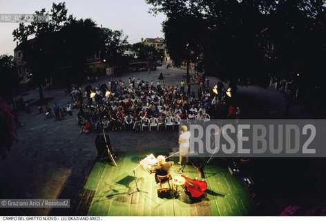 Nome:..GHETTO NOVO : CONCERTO IN CAMPO DEL GHETTO NOVO  ....Localizzazione:..VENEZIA / CANNAREGIO / GHETTO NOVO..VENICE / CANNAREGIO  / GHETTO NOVO..Soggetto:..CONCERTO IN CAMPO DEL GHETTO NOVO  ..CONCERT IN THE CAMPO DEL GHETTO NOVO  ..Cronologia:......Autore:......Stile:......Editori Stampatori:......Committenza:......Materia e Tecnica:......Collocazione:......Note:......Riproduzione Fotografica:..Graziano Arici/Rosebud2  ....Copyright:..Graziano Arici/Rosebud2/  ....Data:..1994....Costo:..A....Key:..GHETTO NOVO  ESTERNI  EVENTI  ..EXTERIORS  EVENTI..
