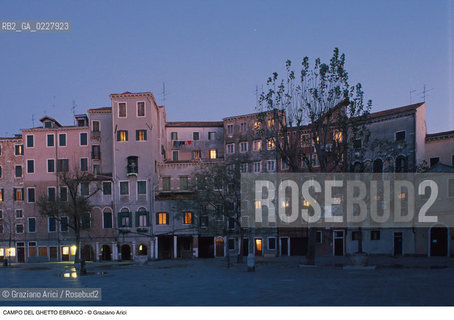 Caption: Nome:..GHETTO NOVO : CASE “GRATTACIELI”  ....Localizzazione:..VENEZIA / CANNAREGIO / GHETTO NOVO..VENICE / CANNAREGIO  / GHETTO NOVO..Soggetto:..CASE “GRATTACIELI”  ..HOUSES  SKYSCRAPERS   ..Cronologia:......Autore:......Stile:......Editori Stampatori:......Committenza:......Materia e Tecnica:......Collocazione:......Note:......Riproduzione Fotografica:..Graziano Arici/Rosebud2  ....Copyright:..Graziano Arici/Rosebud2/  ....Data:..1994....Costo:..A....Key:..GHETTO NOVO  ESTERNI  ..EXTERIORS