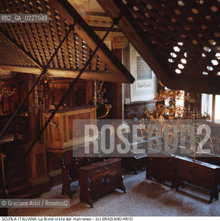 Nome:..SCUOLA ITALIANA : LA BIMÀ VISTA DAL MATRONEO  ....Localizzazione:..VENEZIA / CANNAREGIO / CAMPO DEL GHETTO NOVO  SINAGOGA / SCUOLA ITALIANA..VENICE / CANNAREGIO / CAMPO GHETTO NOVO  SYNAGOGUE  / SCUOLA ITALIANA   ..Soggetto:..LA BIMÀ VISTA DAL MATRONEO / ARREDI LIGNEI  ..THE BIMAH SEEN FROM THE WOMENS GALLERY /WOODEN FURNITURE   ..Cronologia:..SEC. XVI ULTIMO QUARTO /1575  ..XVIth CENTURY / 1575  ..Autore:......Stile:..BAROCCO  ..BAROQUE   ..Editori Stampatori:......Committenza:......Materia e Tecnica:......Collocazione:......Note:......Riproduzione Fotografica:..Graziano Arici/Rosebud2  ....Copyright:..Graziano Arici/Rosebud2/  ....Data:..1994....Costo:..A....Key:..CHIESA  ..CHURCH..