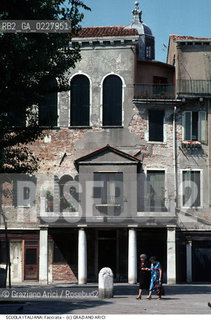 Nome:..SCUOLA ITALIANA : FACCIATA  ....Localizzazione:..VENEZIA / CANNAREGIO / CAMPO DEL GHETTO NOVO  SINAGOGA / SCUOLA ITALIANA..VENICE / CANNAREGIO / CAMPO GHETTO NOVO  SYNAGOGUE  / SCUOLA ITALIANA   ..Soggetto:..FACCIATA  ..FACADE  ..Cronologia:..SEC. XVI ULTIMO QUARTO /1575  ..XVIth CENTURY / 1575  ..Autore:......Stile:......Editori Stampatori:......Committenza:......Materia e Tecnica:......Collocazione:......Note:......Riproduzione Fotografica:..Graziano Arici/Rosebud2  ....Copyright:..Graziano Arici/Rosebud2/  ....Data:..1994....Costo:..A....Key:..CHIESA  ESTERNI   ..CHURCH  EXTERIORS..