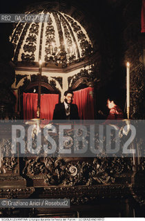 Nome:..SCUOLA LEVANTINA :IL RABBINO NEL PULPITO DELLA BIMÀ DURANTE LA FESTA DEL PURIM..  ..Localizzazione:..VENEZIA / CANNAREGIO / GHETTO VECCHIO / SCUOLA LEVANTINA  ..VENICE /  CANNAREGIO / GHETTO VECCHIO  /  SCUOLA LEVANTINA  ..Soggetto:..SINAGOGA / IL RABBINO NEL PULPITO DELLA BIMÀ DURANTE LA FESTA DEL PURIM  ..SINAGOGUE /  THE RABBI ON THE PULPIT OF THE BIMAH DURING THE PURIM   ..Cronologia:.. ....Autore:......Stile:......Editori Stampatori:......Committenza:......Materia e Tecnica:......Collocazione:......Note:......Riproduzione Fotografica:  ..Graziano Arici/Rosebud2 ....Copyright:..Graziano Arici/Rosebud2/....Data:..1994 ....Costo:..A....Key:..RITI ..RITES  ..