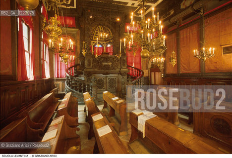 Caption: Nome:..SCUOLA LEVANTINA : INTERNO VERSO LA BIMÀ..   ..Localizzazione:..VENEZIA / CANNAREGIO / GHETTO VECCHIO / SCUOLA LEVANTINA  ..VENICE /  CANNAREGIO / GHETTO VECCHIO  /  SCUOLA LEVANTINA  ..Soggetto:..INTERNO VERSO LA BIMÀ / ARREDI LIGNEI  ..INTERIOR TOWARDS BIMAH / WOODEN FURNITURE  ..Cronologia:..SEC. XVI / SECONDO QUARTO / 1538 (?) / COMPLETAMENTE RIEDIFICATA NEL SEC. XVII METÀ  ..SEC. XVI / 1538 (?) /COMPLETELY REBUILT IN THE XVII CENTURY   ..Autore:..LONGHENA BALDASSARRE / MANIERA  ..LONGHENA BALDASSARRE / STYLE  ..Stile:..BAROCCO ..BAROQUE  ..Editori Stampatori:......Committenza:......Materia e Tecnica:......Collocazione:......Note:......Riproduzione Fotografica:  ..Graziano Arici/Rosebud2 ....Copyright:..Graziano Arici/Rosebud2/....Data:..1994 ....Costo:..A....Key:..CHIESA  ..CHURCH