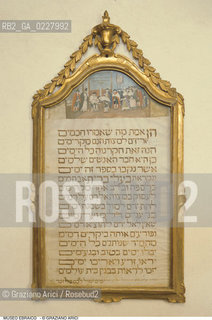 Caption: Nome:..MUSEO DI ARTE EBRAICA : MANOSCRITTO MINIATO PER LA CERIMONIA DELLA CIRCONCISIONE CON FRASI AUGURALI PER IL NEONATO..     ..Localizzazione:..VENEZIA / CANNAREGIO / CAMPO DEL GHETTO NOVO / MUSEO DI ARTE EBRAICA  ..VENICE / CANNAREGIO / CAMPO GHETTO NOVO  / THE MUSEUM OF JEWISH ART     ..Soggetto:..MANOSCRITTO MINIATO PER LA CERIMONIA DELLA CIRCONCISIONE CON FRASI AUGURALI PER IL NEONATO     ..ILLUMINATED MANUSCRIPT FOR THE CEREMONY OF THE CIRCUMCISION WITH MESSAGES OF GOOD LUCK FOR THE BABY   ..Cronologia:..XVIII SEC. FINE  ..XVIIIth CENTURY   ..Autore:......Stile:......Editori Stampatori:......Committenza:......Materia e Tecnica:......Collocazione:......Note:......Riproduzione Fotografica:  ..Graziano Arici/Rosebud2 ....Copyright:..Graziano Arici/Rosebud2/....Data:..1994 ....Costo:..A....Key:..RITI MUSEI ..RITES  MUSEUMS