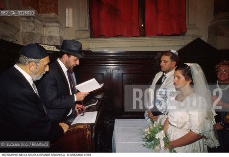Caption: Nome:..SCUOLA GRANDE SPAGNOLA :  MATRIMONIO..    ..Localizzazione:..VENEZIA / CANNAREGIO / GHETTO..VENICE / CANNAREGIO  / GHETTO  ..Soggetto:..MATRIMONIO..WEDDING..Cronologia:..  ....Autore:......Stile:......Editori Stampatori:......Committenza:......Materia e Tecnica:......Collocazione:......Note:......Riproduzione Fotografica:  ..Graziano Arici/Rosebud2 ....Copyright:..Graziano Arici/Rosebud2/....Data:..1994 ....Costo:..A....Key:..RITI..RITES