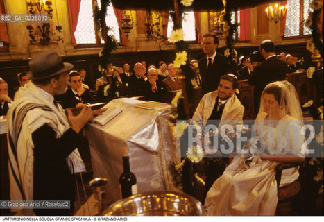 Caption: Nome:..SCUOLA GRANDE SPAGNOLA :  MATRIMONIO..    ..Localizzazione:..VENEZIA / CANNAREGIO / GHETTO..VENICE / CANNAREGIO  / GHETTO  ..Soggetto:..MATRIMONIO..WEDDING..Cronologia:..  ....Autore:......Stile:....Editori Stampatori:......Committenza:......Materia e Tecnica:......Collocazione:......Note:......Riproduzione Fotografica:  ..Graziano Arici/Rosebud2 ....Copyright:..Graziano Arici/Rosebud2/....Data:..1994 ....Costo:..A....Key:..RITI..RITES