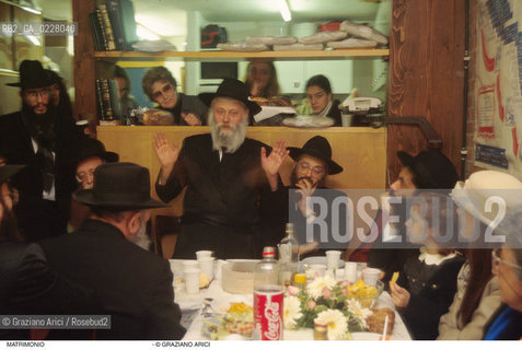 Caption: Nome:..MATRIMONIO..    ..Localizzazione:..VENEZIA / CANNAREGIO / GHETTO..VENICE / CANNAREGIO  / GHETTO  ..Soggetto:..MATRIMONIO..WEDDING..Cronologia:..  ....Autore:......Stile:......Editori Stampatori:......Committenza:......Materia e Tecnica:......Collocazione:......Note:..MATRIMONIO ORTODOSSO  ....Riproduzione Fotografica:  ..Graziano Arici/Rosebud2 ....Copyright:..Graziano Arici/Rosebud2/....Data:..1994 ....Costo:..A....Key:..RITI..RITES