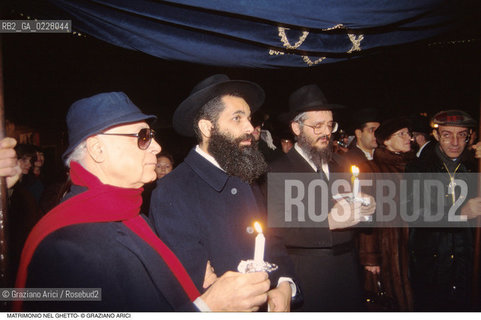 Caption: Nome:..MATRIMONIO.. ..Localizzazione:..VENEZIA / CANNAREGIO / GHETTO..VENICE / CANNAREGIO  / GHETTO  ..Soggetto:..MATRIMONIO..WEDDING..Cronologia:..  ....Autore:......Stile:......Editori Stampatori:......Committenza:......Materia e Tecnica:......Collocazione:......Note:..MATRIMONIO ORTODOSSO  ....Riproduzione Fotografica:  ..Graziano Arici/Rosebud2 ....Copyright:..Graziano Arici/Rosebud2/....Data:..1994 ....Costo:..A....Key:..RITI..RITES